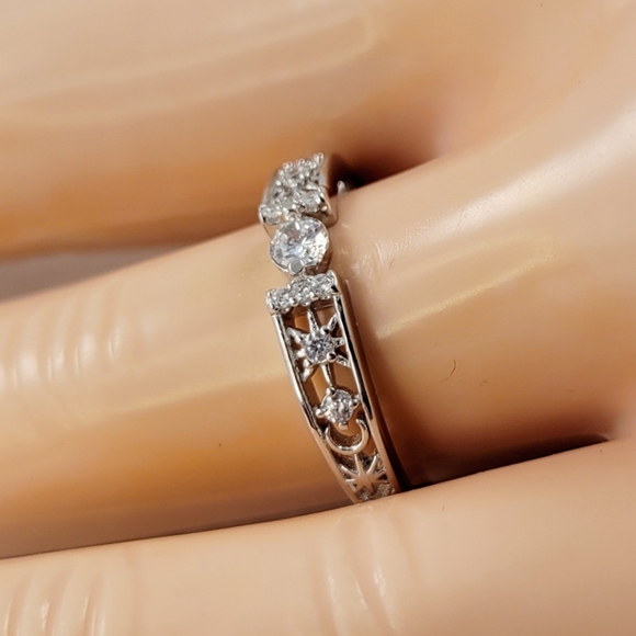 Delicate Sterling Silver Ring - Picture 11 of 12